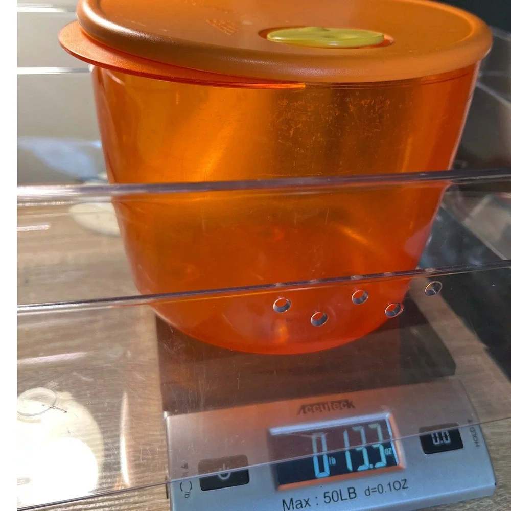 Tupperware Rock N Serve 3.5 Qt Orange Round Microwave Reheatable Bowl with Lid